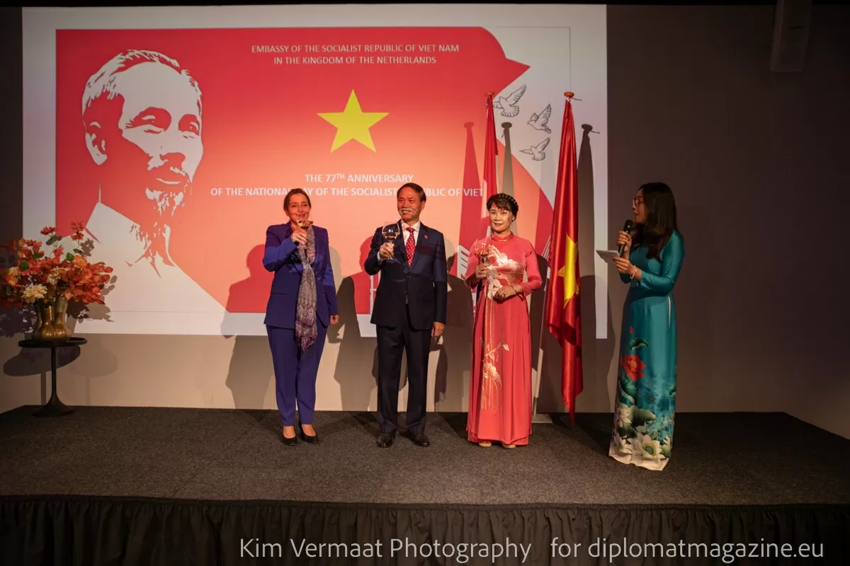 Đại sứ Phạm Việt Anh: Thế giới tìm đến Việt Nam vì chính sách đối ngoại cân bằng và sự phát triển nội lực mạnh mẽ Đại sứ Phạm Việt Anh: Thế giới tìm đến Việt Nam vì chính sách đối ngoại cân bằng và sự phát triển nội lực mạnh mẽ