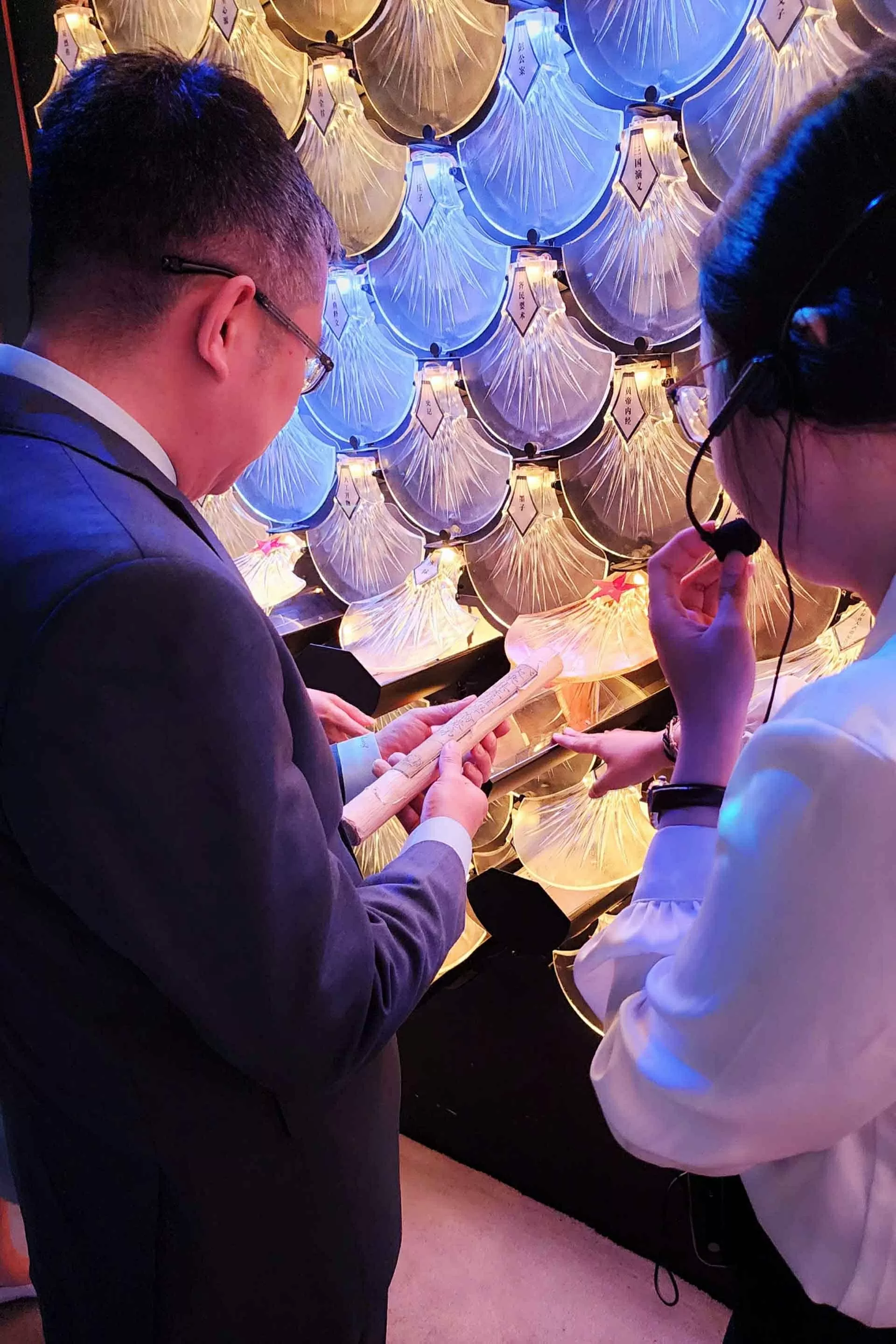 Thúc đẩy hợp tác giữa Việt Nam và Trung Quốc trong công tác dân tộc Thúc đẩy hợp tác giữa Việt Nam và Trung Quốc trong công tác dân tộc