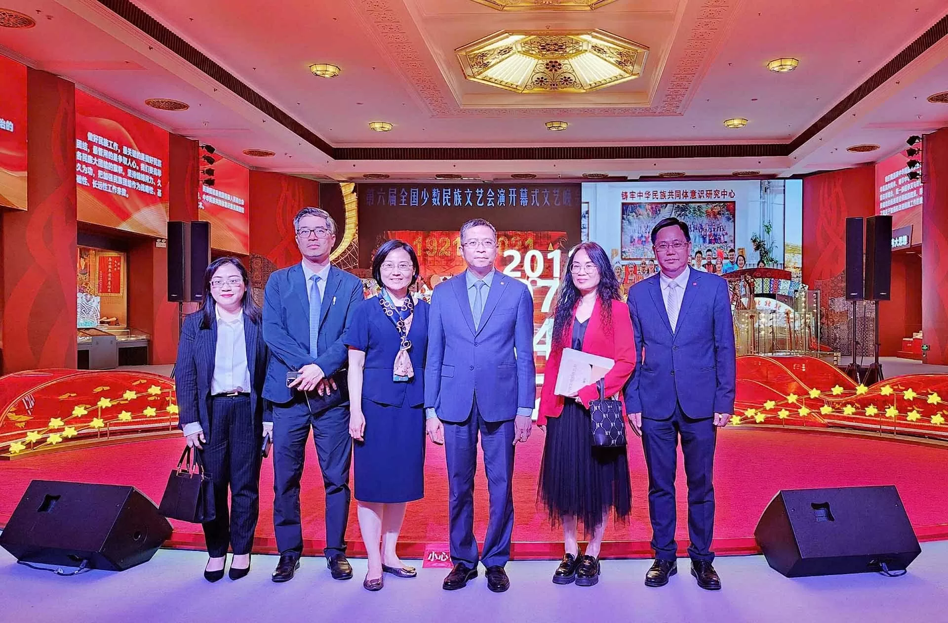 Thúc đẩy hợp tác giữa Việt Nam và Trung Quốc trong công tác dân tộc Thúc đẩy hợp tác giữa Việt Nam và Trung Quốc trong công tác dân tộc