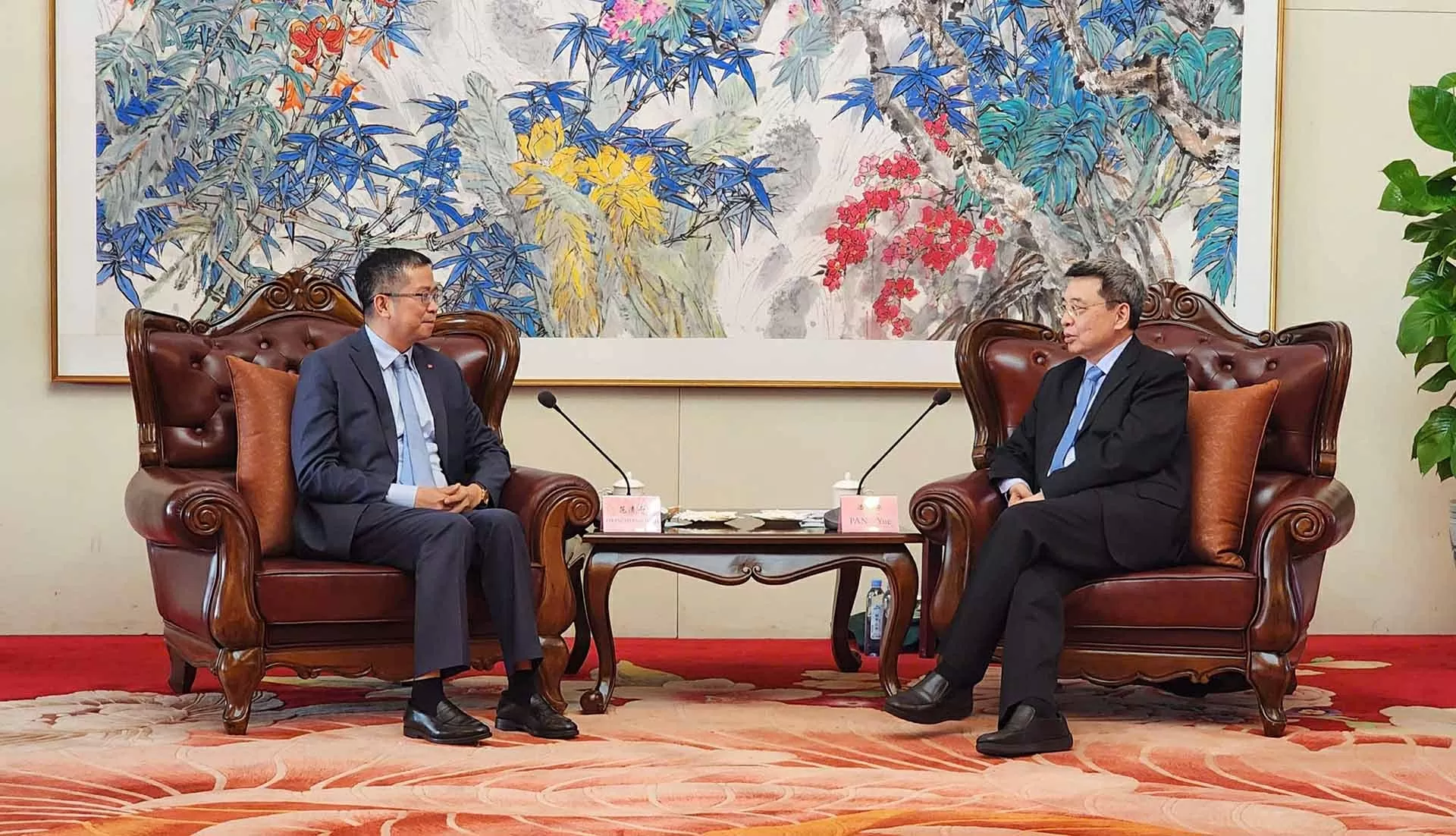 Thúc đẩy hợp tác giữa Việt Nam và Trung Quốc trong công tác dân tộc Thúc đẩy hợp tác giữa Việt Nam và Trung Quốc trong công tác dân tộc