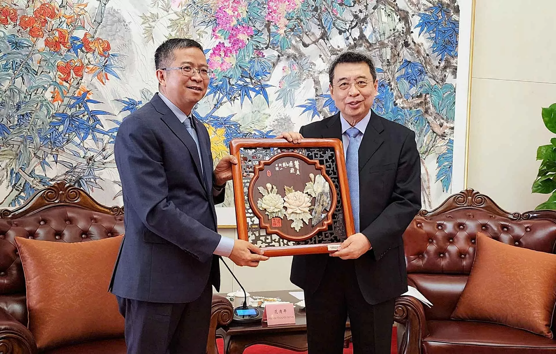 Thúc đẩy hợp tác giữa Việt Nam và Trung Quốc trong công tác dân tộc