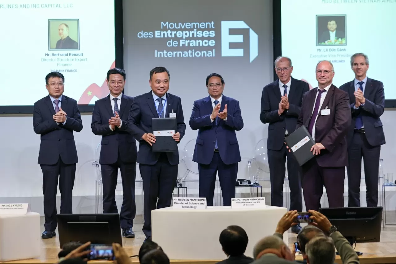 Thủ tướng chứng kiến lễ trao MOU giữa Vietnam Airlines và Tập đoàn ING LLC về Thỏa thuận tài trợ vốn cho dự án tàu bay thân hẹp - Ảnh: VGP/Nhật Bắc Thủ tướng chứng kiến lễ trao MOU giữa Vietnam Airlines và Tập đoàn ING LLC về Thỏa thuận tài trợ vốn cho dự án tàu bay thân hẹp - Ảnh: VGP/Nhật Bắc