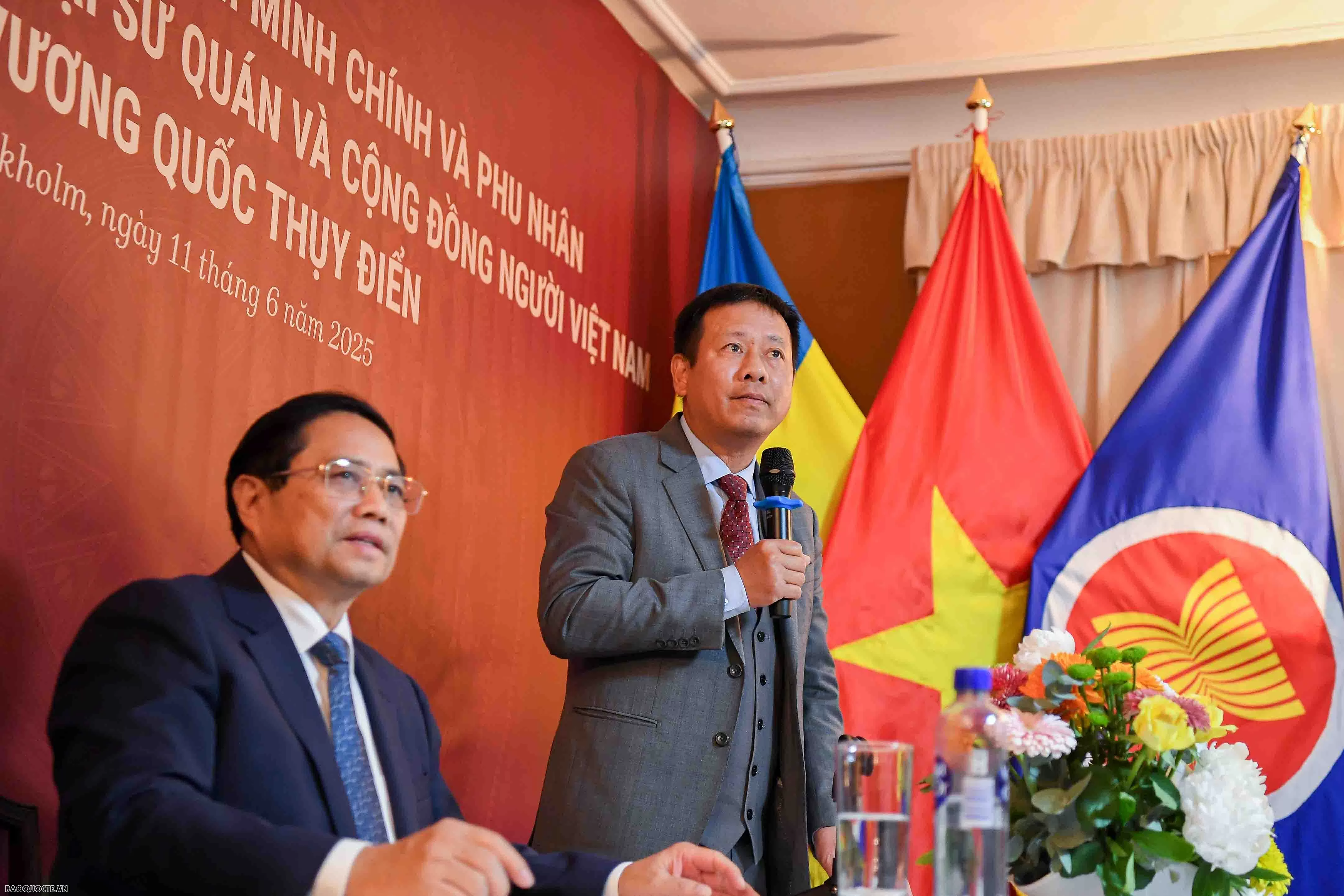 Thủ tướng Phạm Minh Chính: Bà con sống ở đâu cũng tốt, miễn là có tấm lòng yêu quê hương Thủ tướng Phạm Minh Chính: Bà con sống ở đâu cũng tốt, miễn là có tấm lòng yêu quê hương