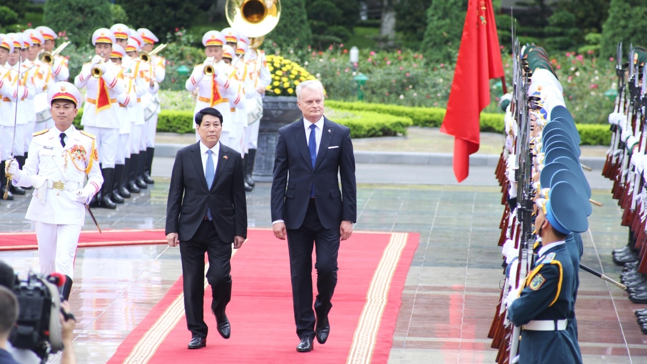 chu tich nuoc luong cuong chu tri le don chinh thuc va hoi dam voi tong thong lithuania gitanas nauseda