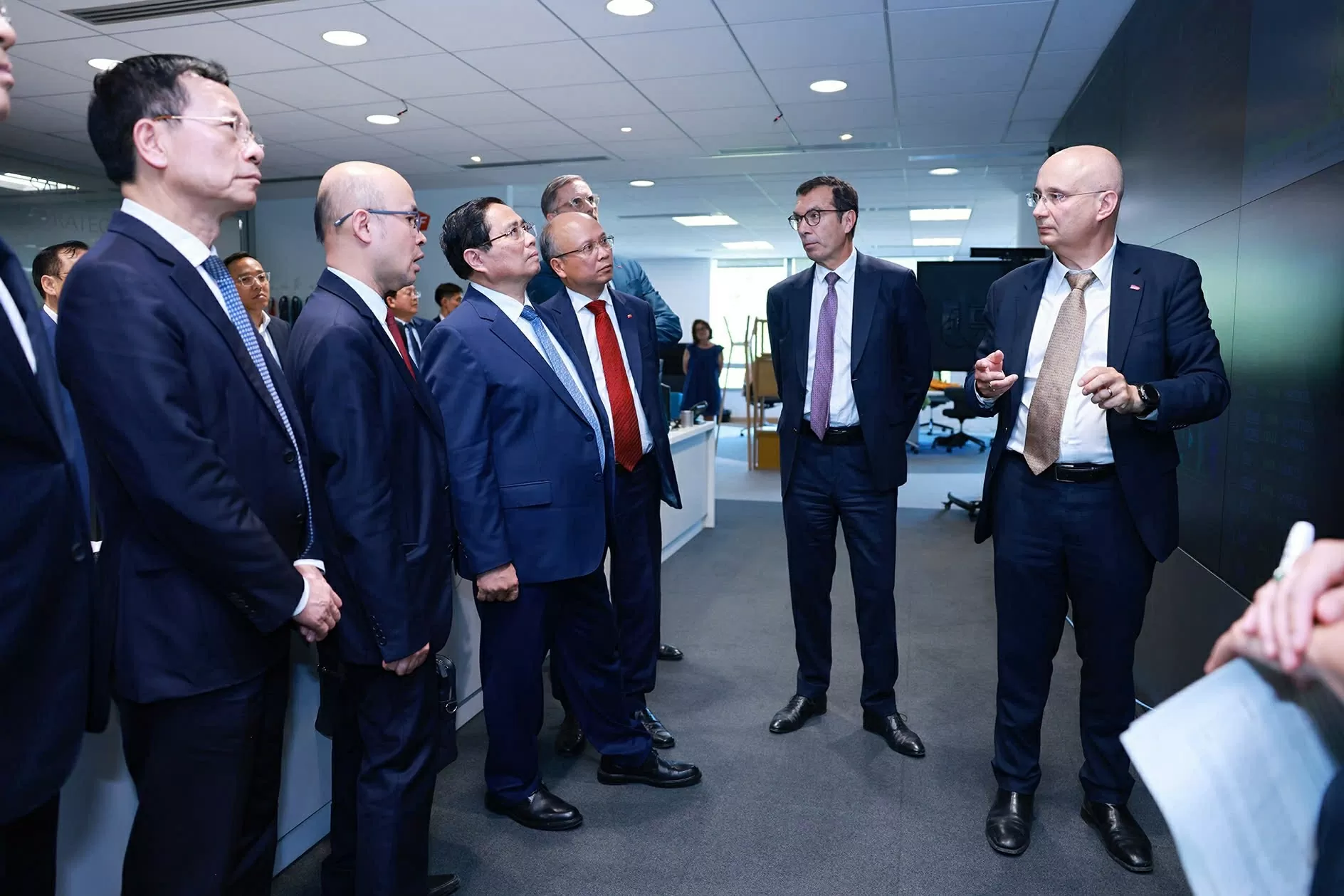 Thủ tướng làm việc với tập đoàn đường sắt quốc gia của Pháp