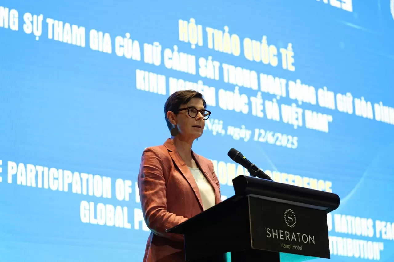 Nâng cao vai trò của nữ sĩ quan Công an nhân dân Việt Nam trong các hoạt động gìn giữ hòa bình quốc tế Nâng cao vai trò của nữ sĩ quan Công an nhân dân Việt Nam trong các hoạt động gìn giữ hòa bình quốc tế