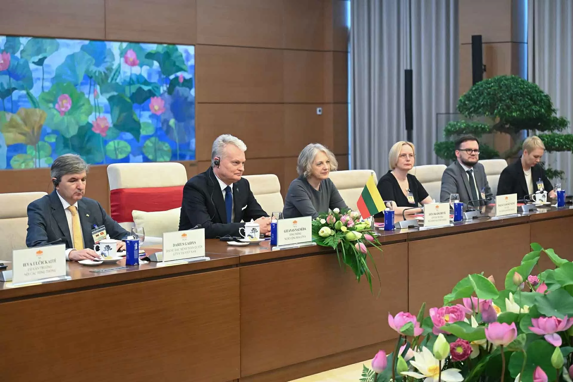 Chủ tịch Quốc hội Trần Thanh Mẫn hội kiến Tổng thống Lithuania Gitanas Nauseda