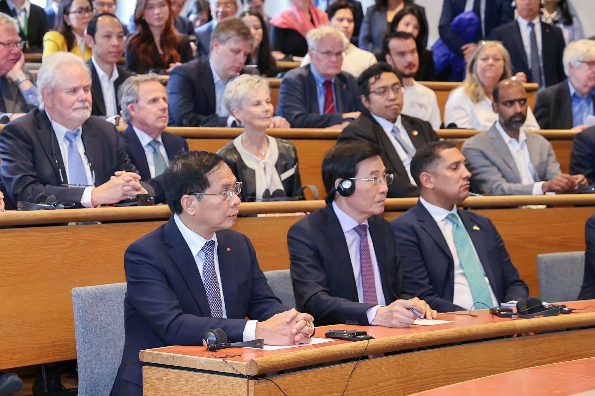 Các đại biểu dự buổi phát biểu chính sách của Thủ tướng Phạm Minh Chính tại Đại học Kinh tế Stockholm - Ảnh: VGP/Nhật Bắc Các đại biểu dự buổi phát biểu chính sách của Thủ tướng Phạm Minh Chính tại Đại học Kinh tế Stockholm - Ảnh: VGP/Nhật Bắc