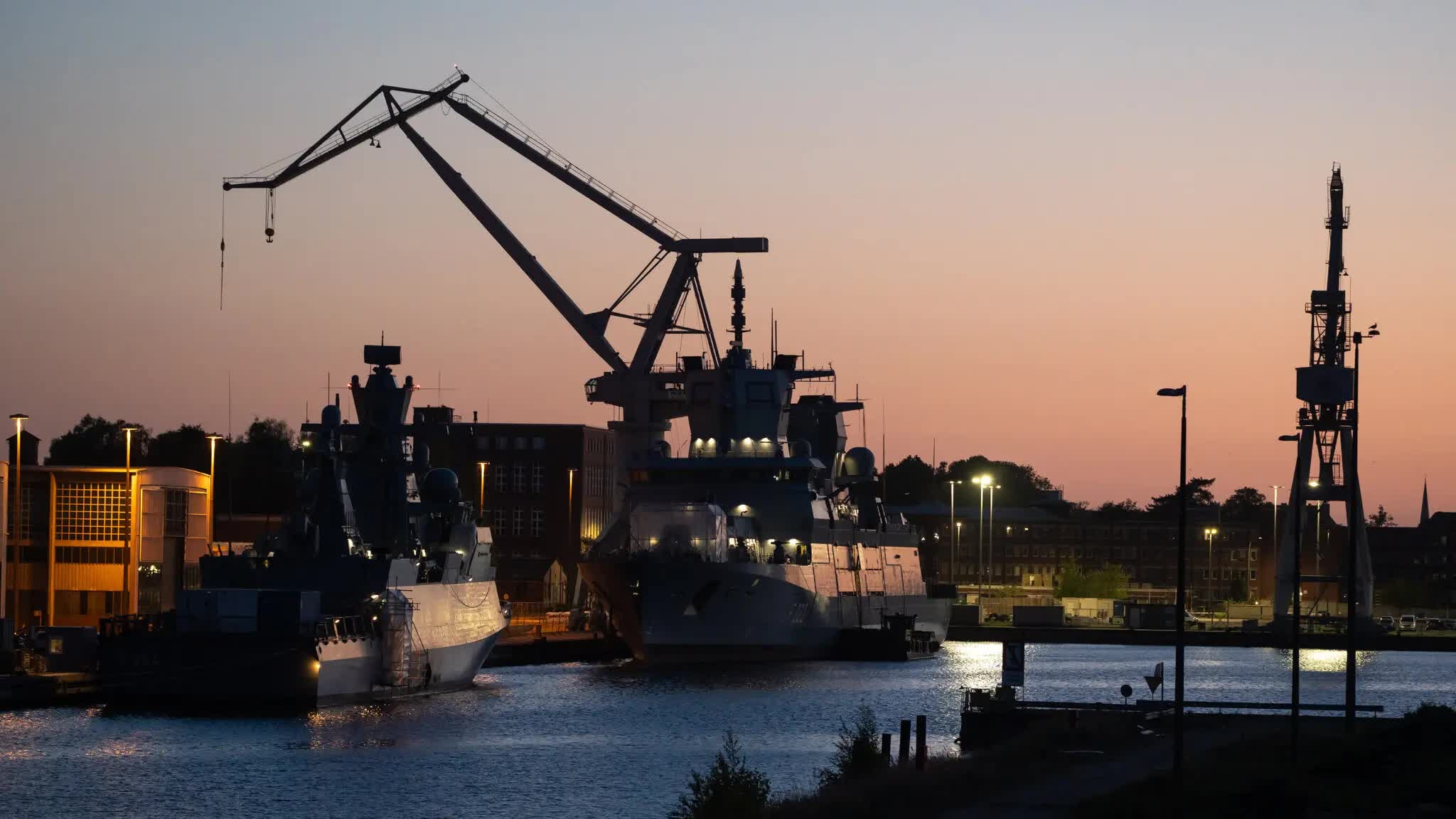 Nước Đức làm thế nào cứu cả nền công nghiệp khi không còn khí đốt Nga?