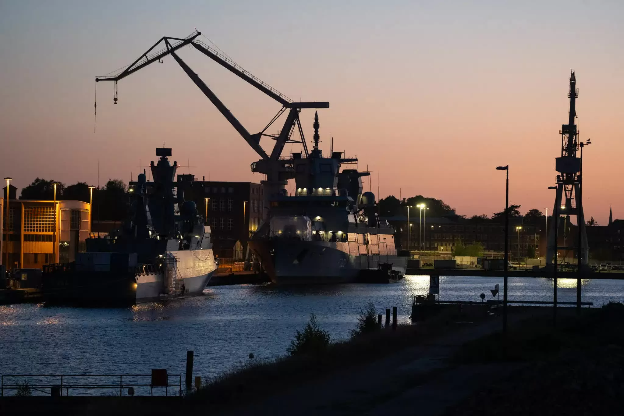 Hungary bất ngờ chấp thuận vấn đề cấm mua khí đốt Nga, EU tiến gần hơn đến gói trừng phạt thứ 19