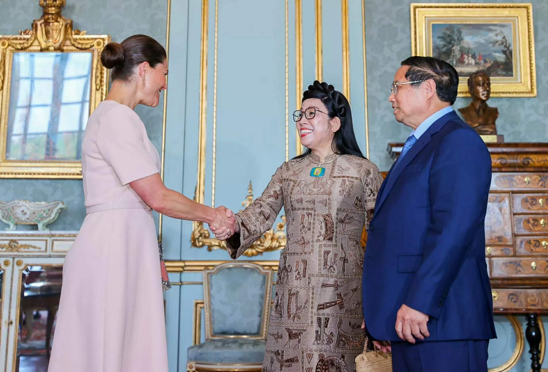 Thủ tướng Phạm Minh Chính hội kiến Công chúa kế vị Thụy Điển và Phu quân