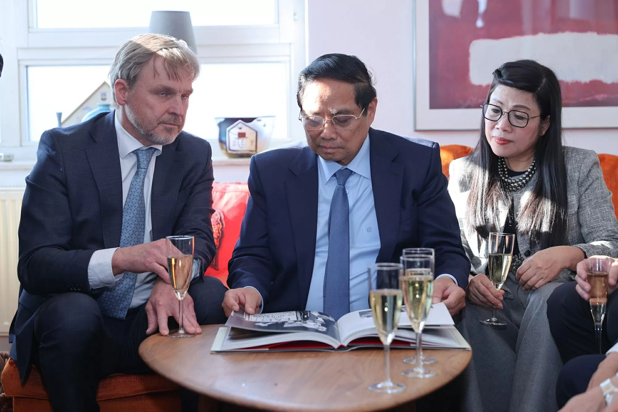 Thủ tướng Phạm Minh Chính thăm gia đình cố Thủ tướng Thụy Điển Olof Palme Thủ tướng Phạm Minh Chính thăm gia đình cố Thủ tướng Thụy Điển Olof Palme