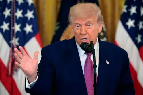 Tổng thống Mỹ bất ngờ thông báo sẽ điều chỉnh chính sách siết nhập cư, cơ hội dành cho ai?