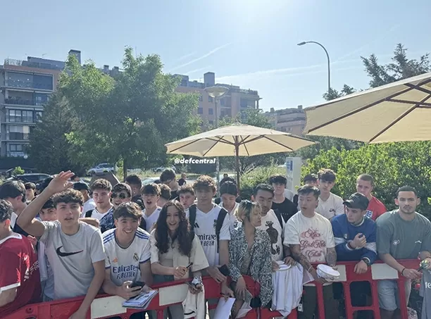 Bạn gái rạng rỡ trong ngày Trent Alexander-Arnold ra mắt Real Madrid Bạn gái rạng rỡ trong ngày Trent Alexander-Arnold ra mắt Real Madrid