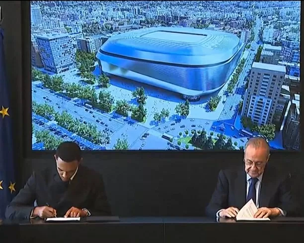 Bạn gái rạng rỡ trong ngày Trent Alexander-Arnold ra mắt Real Madrid