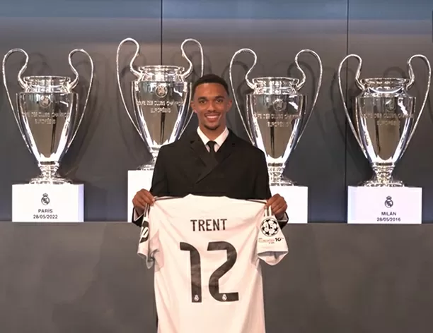 Bạn gái rạng rỡ trong ngày Trent Alexander-Arnold ra mắt Real Madrid Bạn gái rạng rỡ trong ngày Trent Alexander-Arnold ra mắt Real Madrid