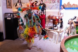 EXPO 2025: Vũ điệu múa vòng dân gian của thổ dân Mỹ hòa tấu cùng đàn bầu, đàn t’rưng của Việt Nam