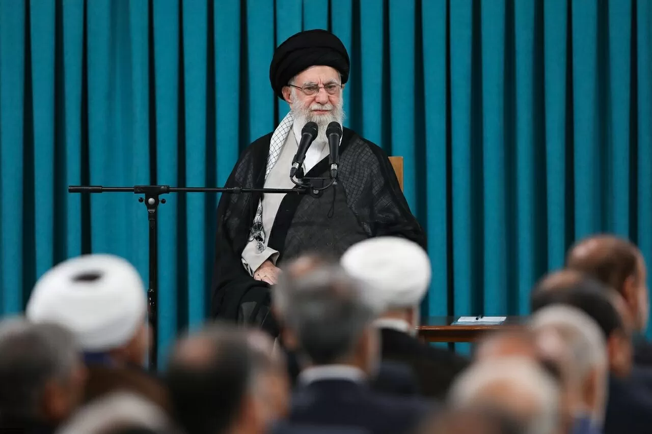 Iran đáp trả vụ tấn công của Israel: Họ đã tự định đoạt 'số phận', sẽ phải trả giá đắt, Mỹ khó tránh liên lụy Iran đáp trả vụ tấn công của Israel: Họ đã tự định đoạt 'số phận', sẽ phải trả giá đắt, Mỹ khó tránh liên lụy
