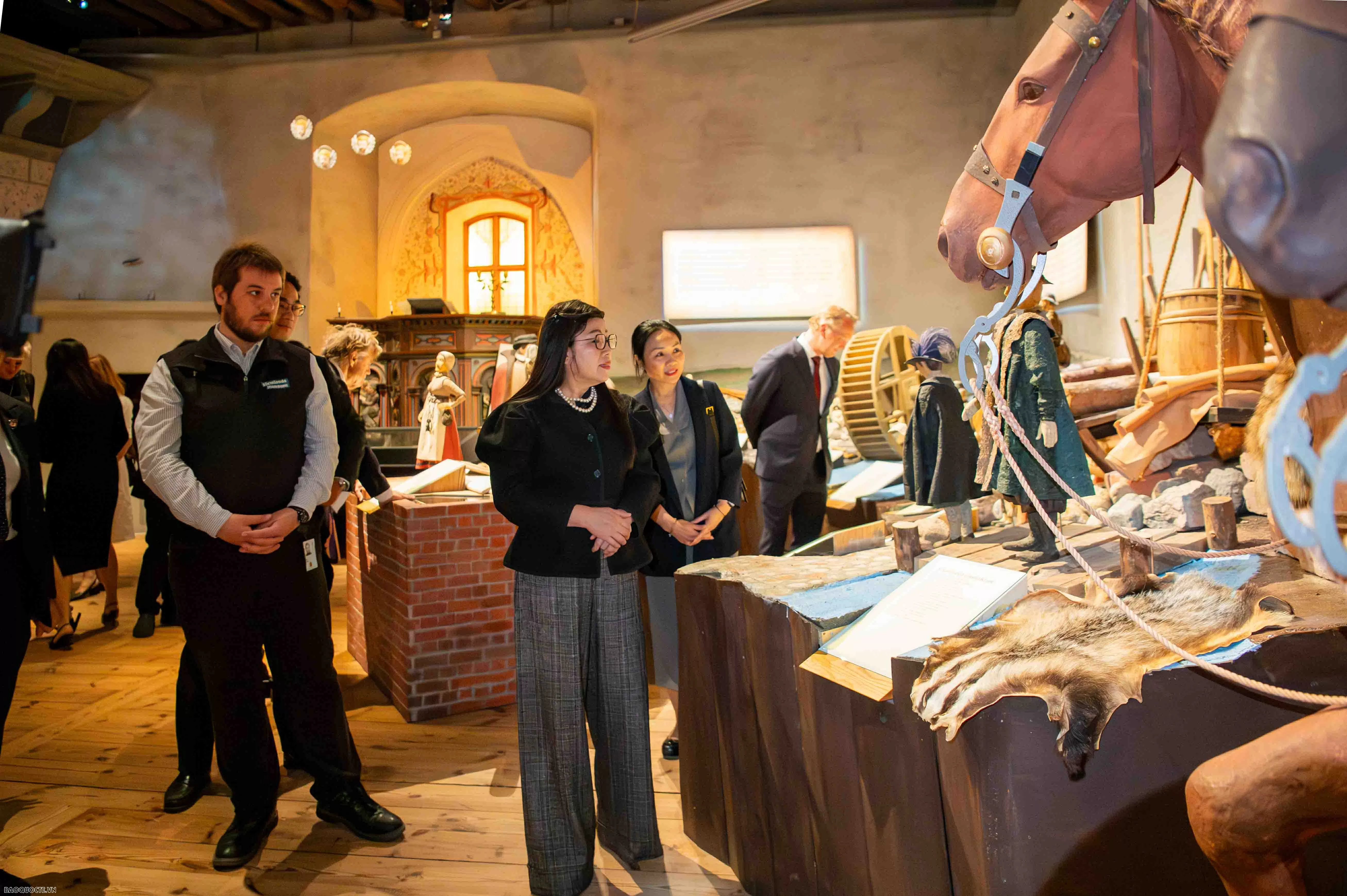 Phu nhân Thủ tướng thăm các cơ sở giáo dục, văn hoá của Thuỵ Điển