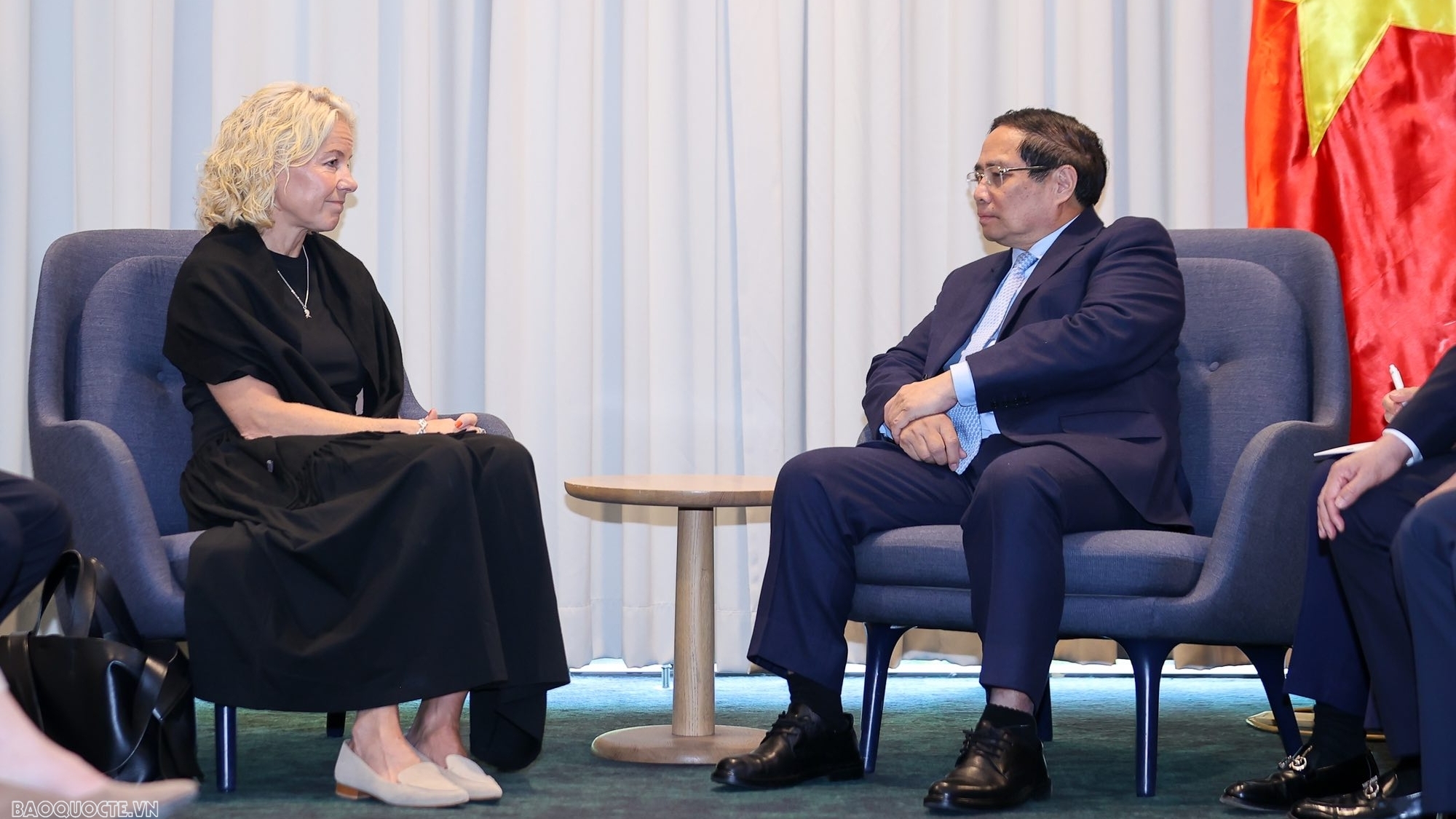 de nghi tap doan hm va syre chia se kinh nghiem phat trien nganh det may da giay ben vung