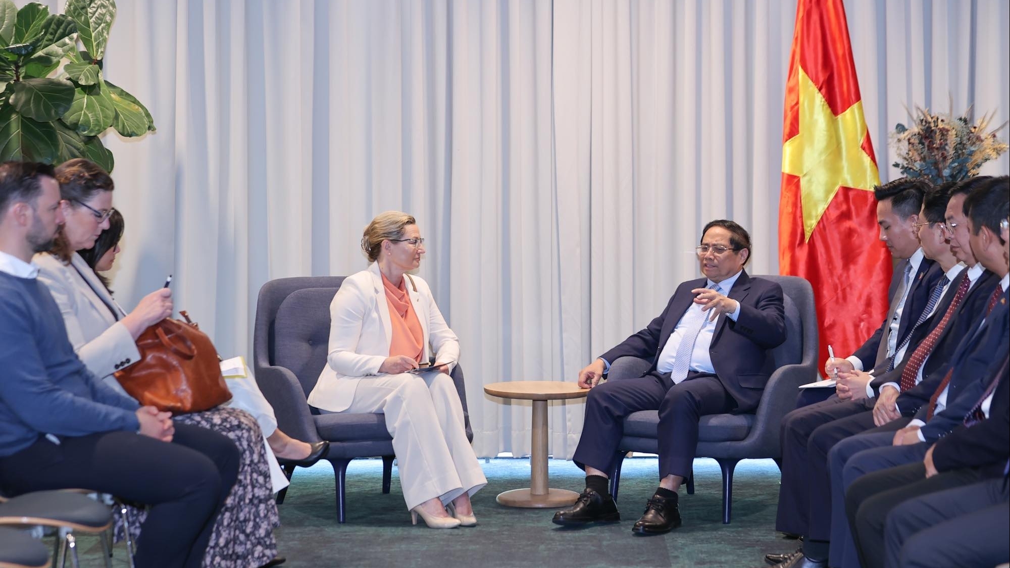 thu tuong de nghi astrazeneca cung viet nam nang cao hieu qua hoat dong phong chong benh khong lay nhiem