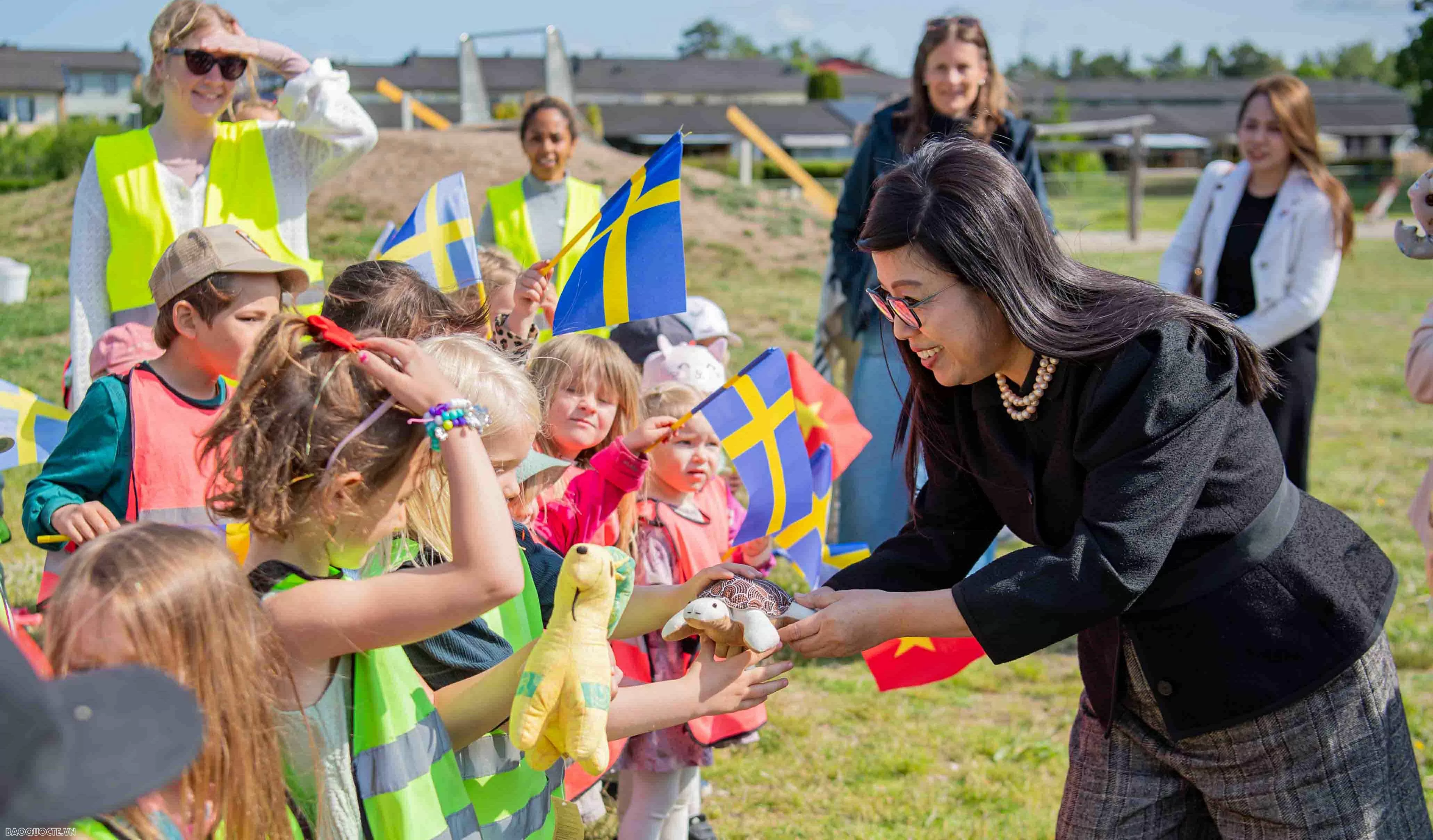Phu nhân Thủ tướng thăm các cơ sở giáo dục, văn hoá của Thuỵ Điển