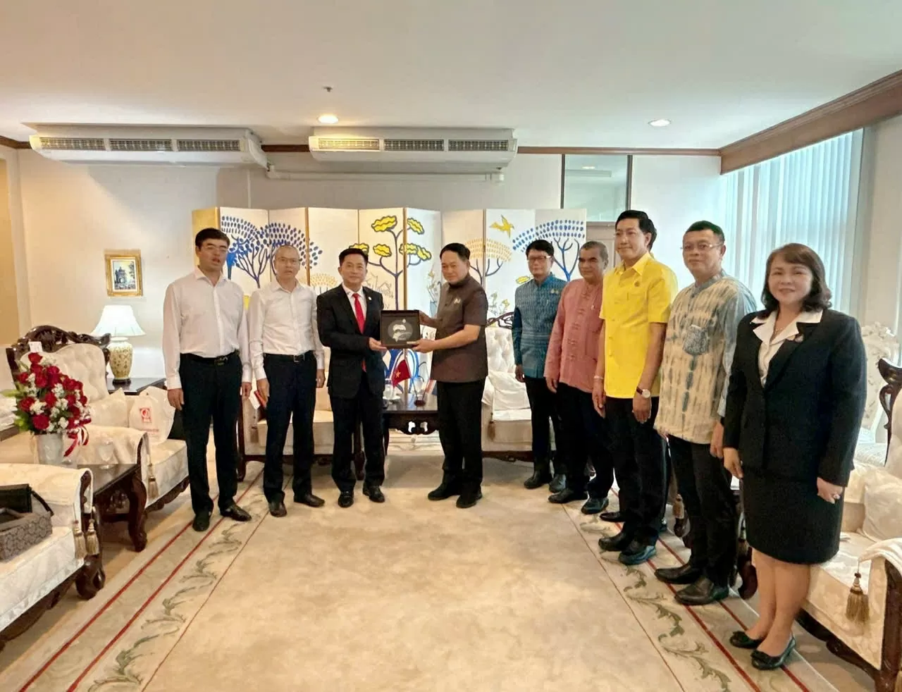 Thúc đẩy hợp tác giữa tỉnh Khỏn Kèn với các địa phương của Việt Nam