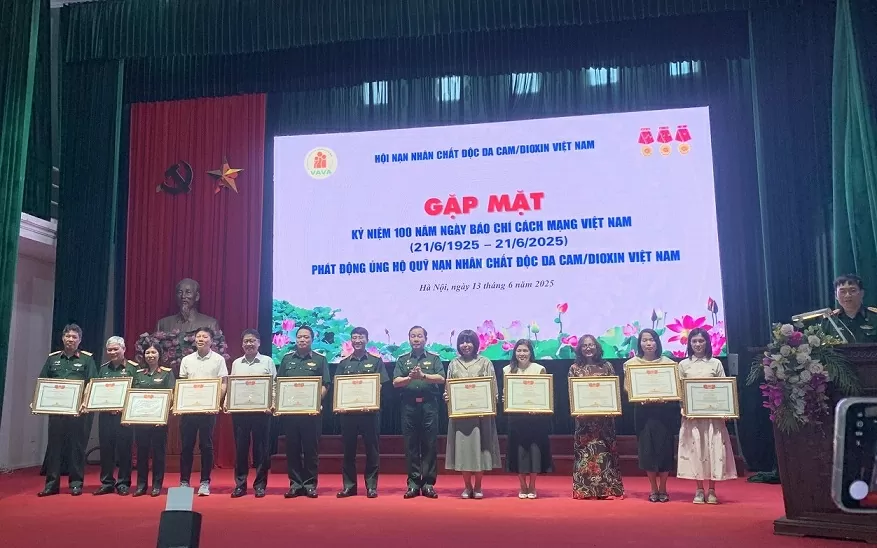 Tuyên truyền sâu rộng hơn nữa về thảm hoạ da cam ở Việt Nam Tuyên truyền sâu rộng hơn nữa về thảm hoạ da cam ở Việt Nam