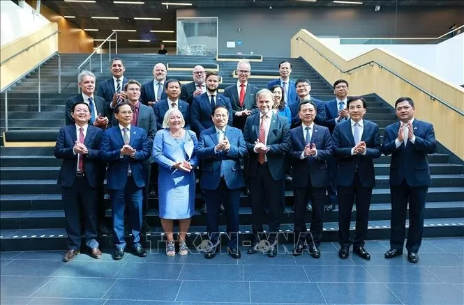 Thủ tướng Phạm Minh Chính thăm ngôi trường danh giá, lâu đời và tín bậc nhất ở Thuỵ Điển