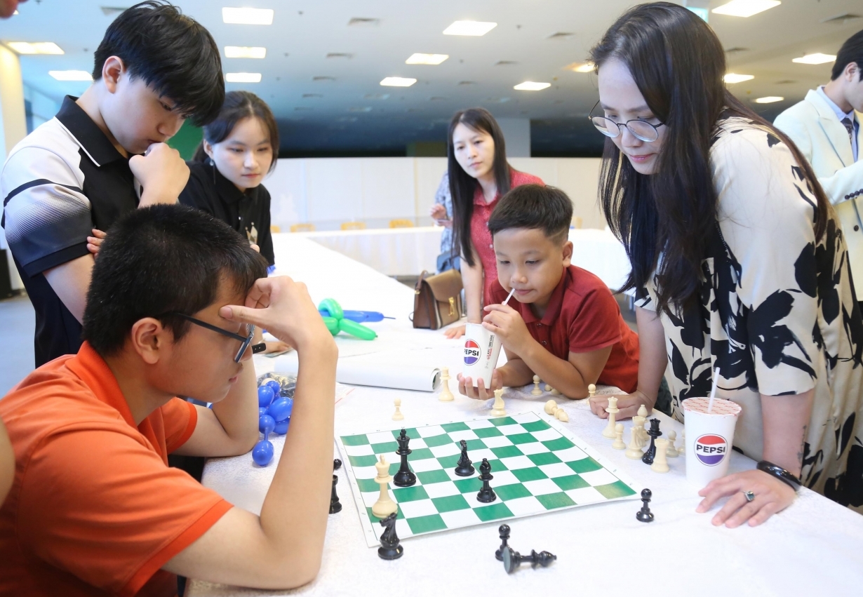 Giao lưu thi đấu cờ vua thúc đẩy tinh thần thể thao hướng tới 80 năm thành lập ngành Ngoại giao