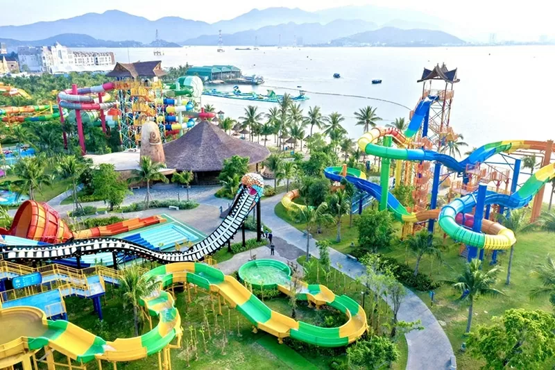'Quẩy' hết mình tại VinWonders Nha Trang cùng Traveloka