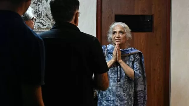 Vụ rơi máy bay ở Ấn Độ: Nỗi đau của người ở lại