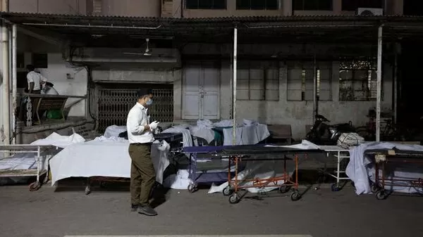 Vụ rơi máy bay ở Ấn Độ: Nỗi đau của người ở lại Vụ rơi máy bay ở Ấn Độ: Nỗi đau của người ở lại