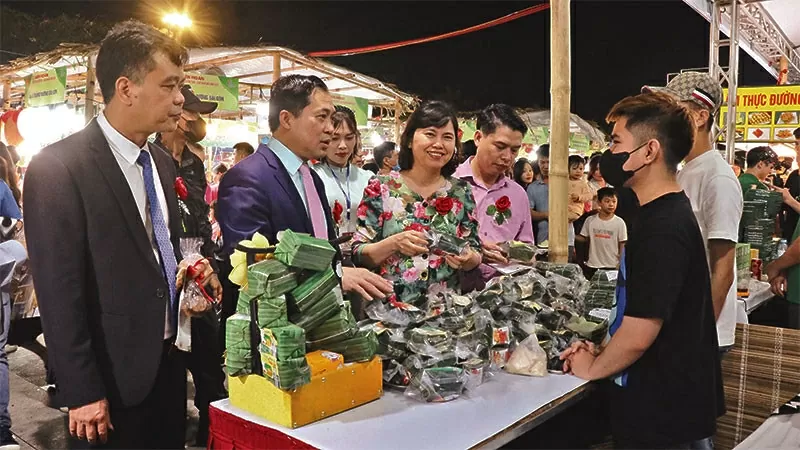 Các sản phẩm OCOP bày bán tại một hội chợ quảng bá, xúc tiến thương mại của tỉnh Bắc Ninh. (Nguồn: Nhân dân) Các sản phẩm OCOP bày bán tại một hội chợ quảng bá, xúc tiến thương mại của tỉnh Bắc Ninh. (Nguồn: Nhân dân)