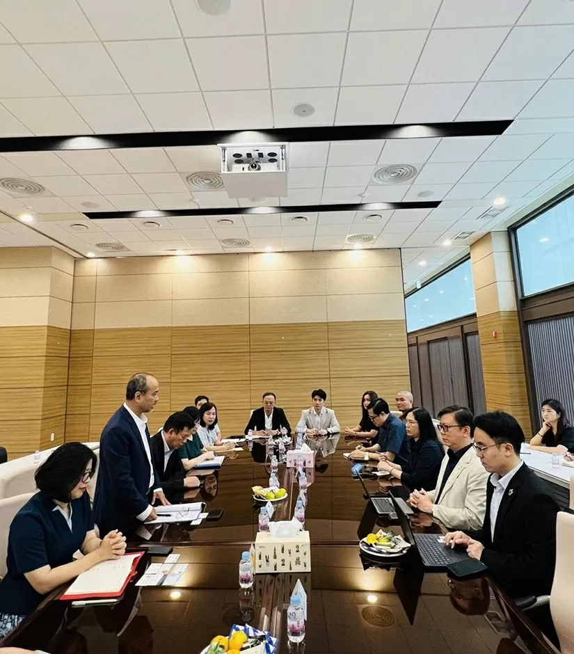 Đoàn công tác Ủy ban thăm, gặp gỡ cộng đồng người Việt Nam tại Hàn Quốc Đoàn công tác Ủy ban thăm, gặp gỡ cộng đồng người Việt Nam tại Hàn Quốc