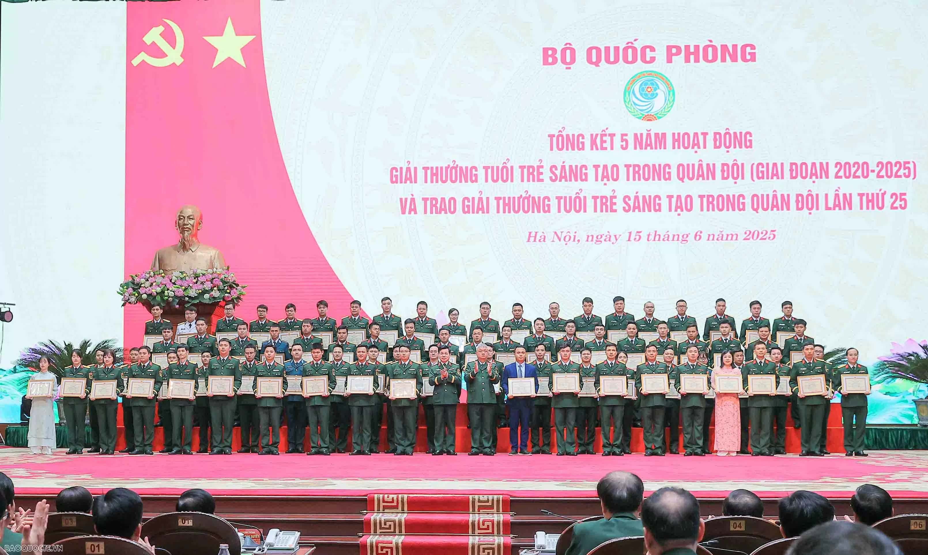 Bộ trưởng Quốc phòng: Phải coi phát triển khoa học quân sự là nhiệm vụ trọng yếu để xây dựng Quân đội hiện đại