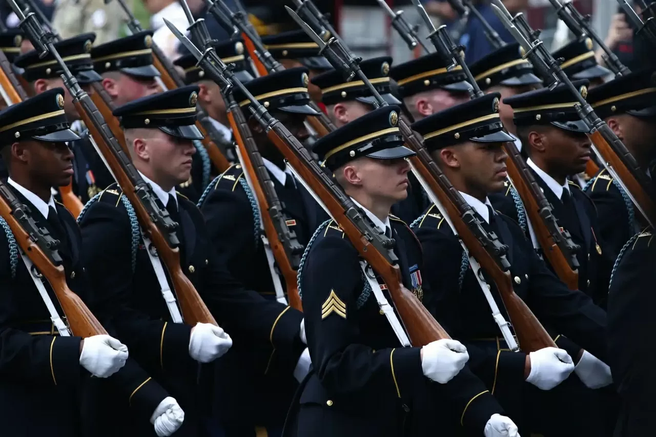 Soldiers march in the parade in Washington. (Nguồn: Getty Images)