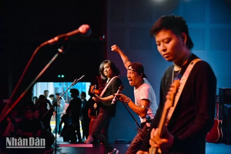 Đêm nhạc Bức Tường