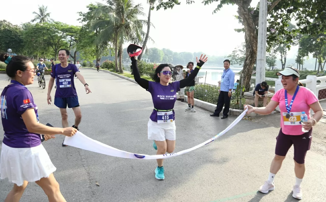Chị Tô Thanh Tâm, Học viện Ngoại giao về thứ nhất ở cự ly 4 vòng Chị Tô Thanh Tâm, Học viện Ngoại giao về thứ nhất ở cự ly 4 vòng