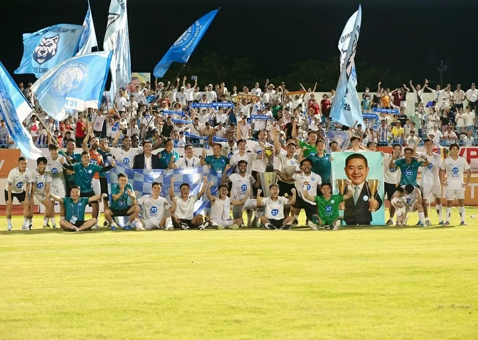 CLB Nam Định bảo vệ thành công chức vô địch V-League