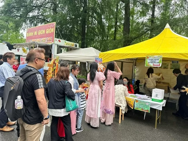 Kết nối cộng đồng tại Lễ hội Văn hóa-Ẩm thực Việt Nam Kết nối cộng đồng tại Lễ hội Văn hóa-ẩm thực Việt Nam