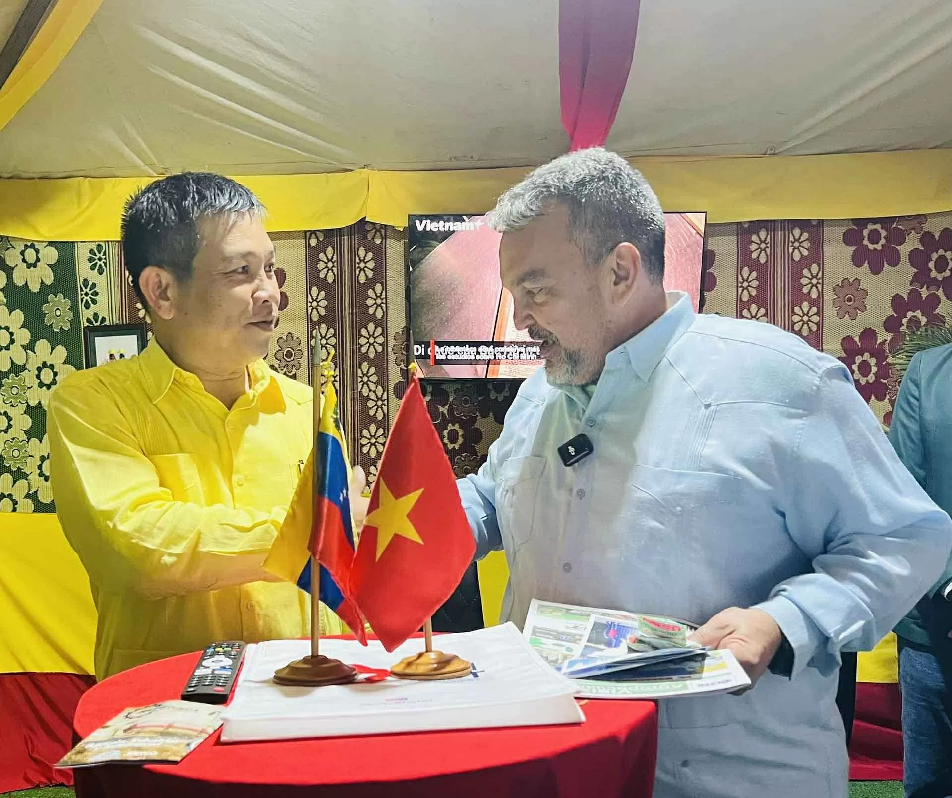 Thúc đẩy quan hệ hợp tác giữa các địa phương Việt Nam và Venezuela Thúc đẩy quan hệ hợp tác giữa các địa phương Việt Nam và Venezuela