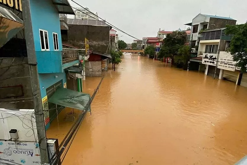 Thành phố Lạng Sơn thành biển nước sau cơn mưa lớn