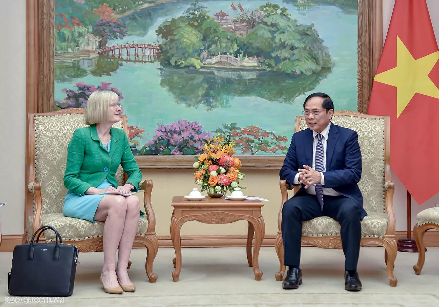 Phó Thủ tướng, Bộ trưởng Ngoại giao Bùi Thanh Sơn tiếp bà Gillian Bird, Đại sứ Australia tại Việt Nam Phó Thủ tướng, Bộ trưởng Ngoại giao Bùi Thanh Sơn tiếp Đại sứ Australia tại Việt Nam Gillian Bird