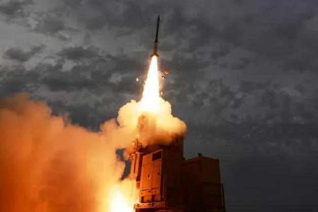 Cách Israel vô hiệu hóa mưa tên lửa đạn đạo Iran: Không chỉ có Vòm Sắt Cách Israel vô hiệu hóa mưa tên lửa đạn đạo Iran: Không chỉ có Vòm Sắt