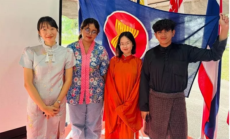 Bên cạnh từ thiện, Thảo My còn tham gia các hoạt động trao đổi văn hóa.