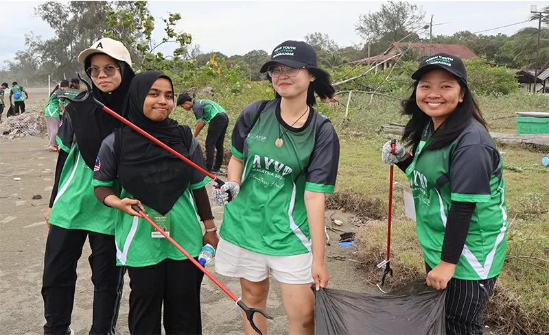 Hoạt động làm sạch bãi biển mà Thảo My tham gia