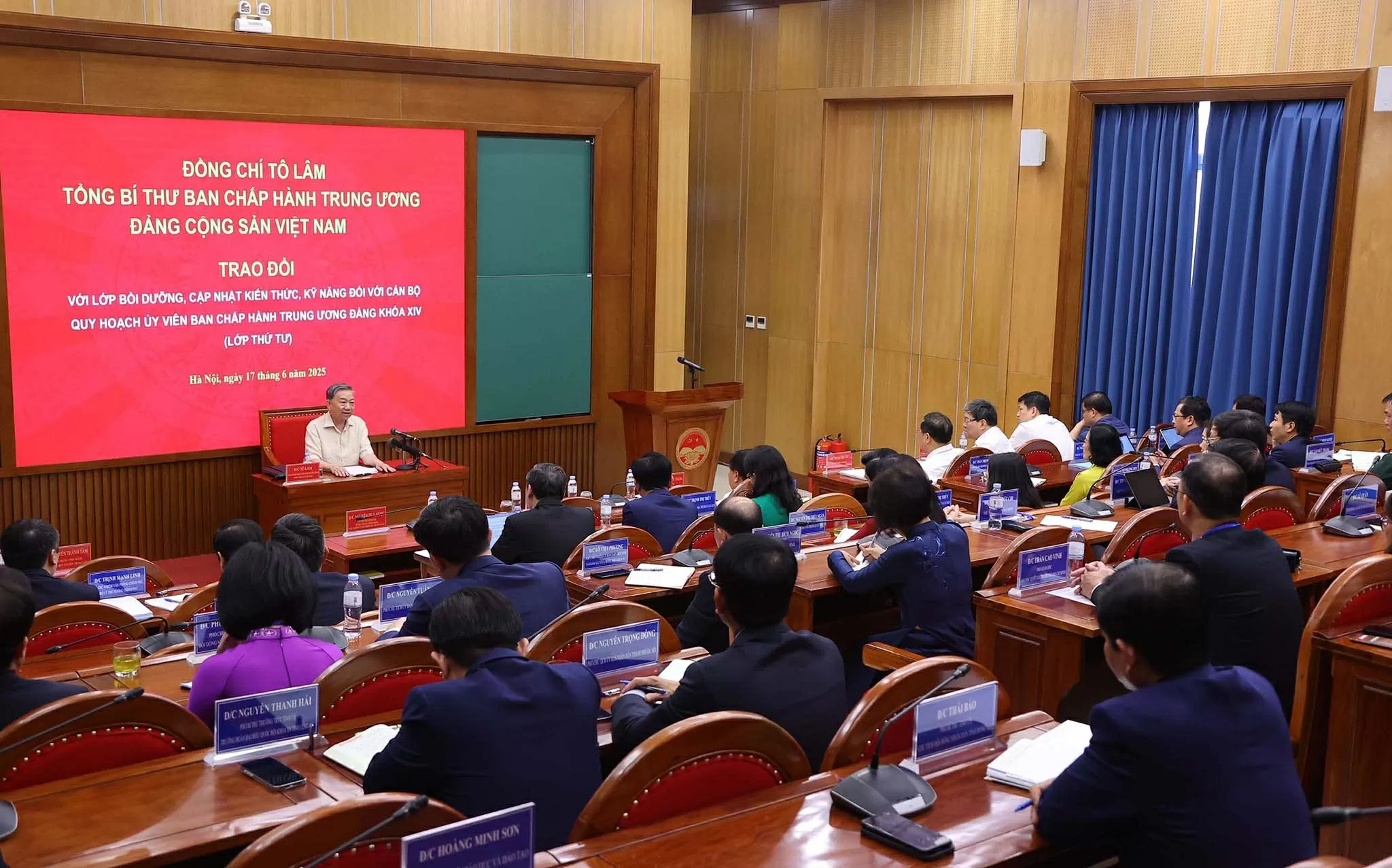 Xây dựng đội ngũ cán bộ đủ năng lực đưa đất nước bước vào kỷ nguyên mới