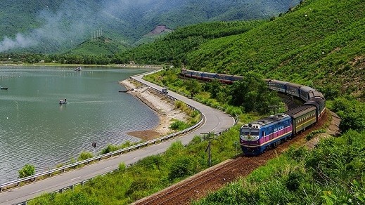 Khẩn trương hoàn thiện Đề án phát triển sản phẩm tàu du lịch Huế - Phong Nha