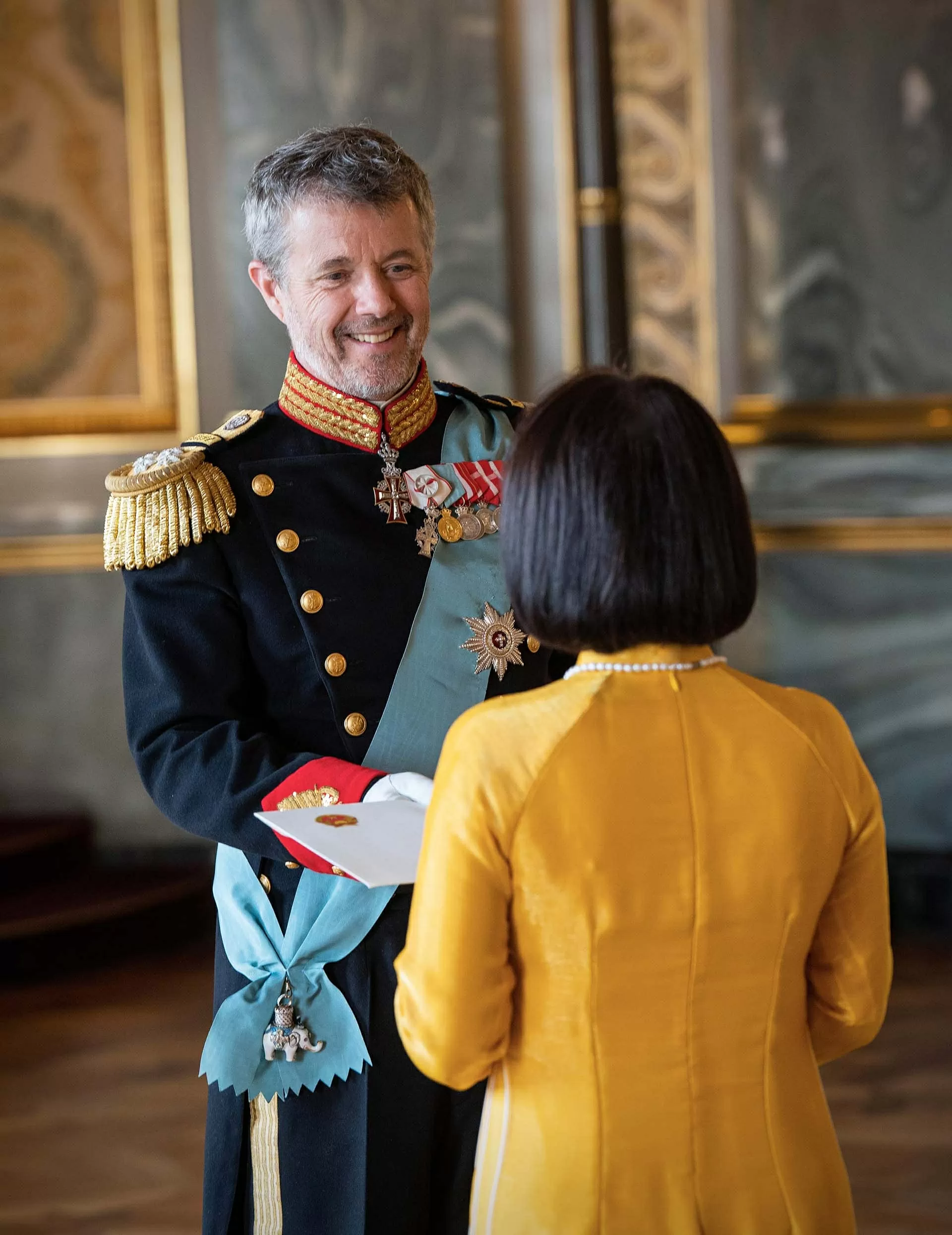 Đại sứ Nguyễn Lê Thanh trình Thư ủy nhiệm lên Nhà vua Đan Mạch Frederik X Đại sứ Nguyễn Lê Thanh trình Thư ủy nhiệm lên Nhà vua Đan Mạch Frederik X